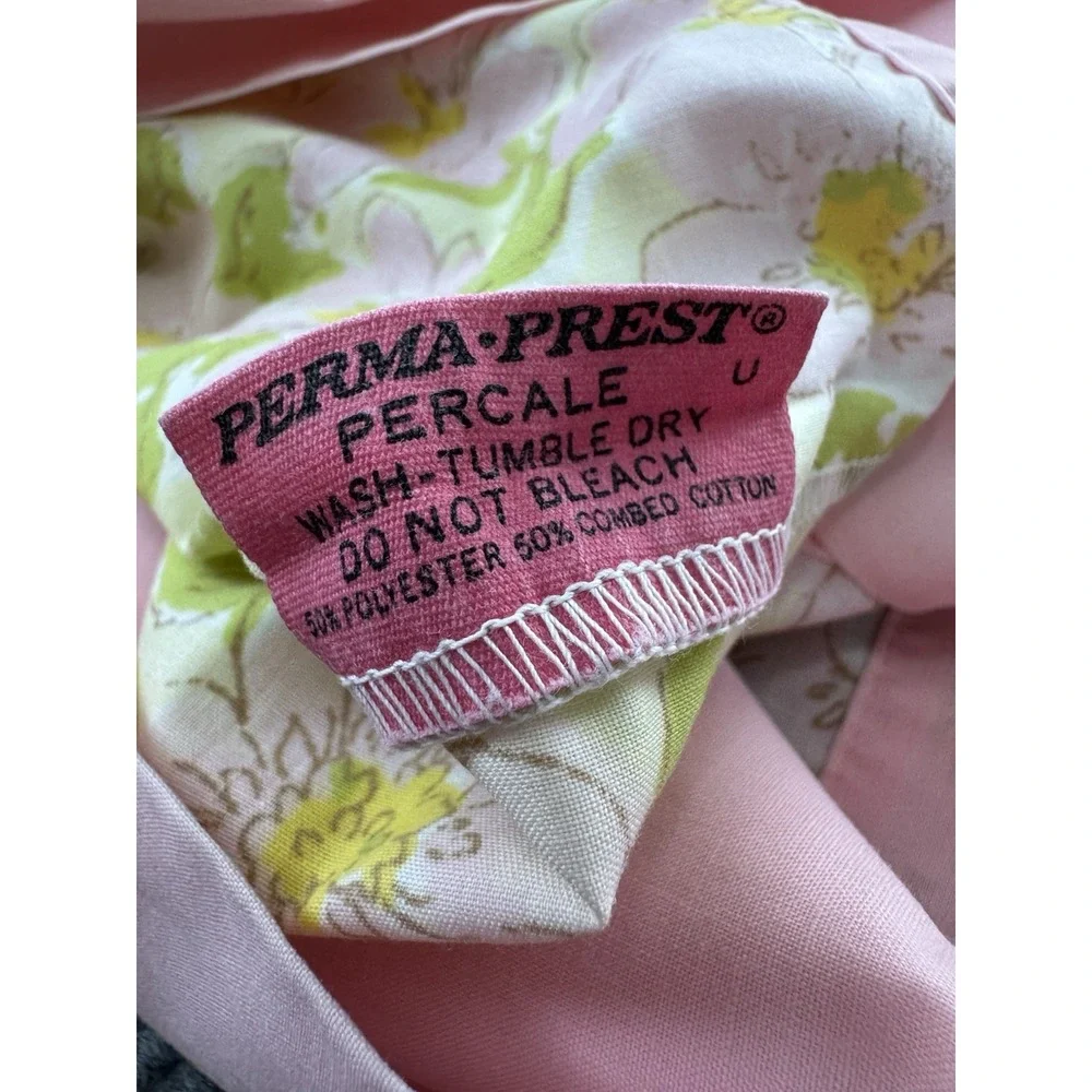 Vintage Floral Pillowcases Pink Lace Standard 42x36 Pair USA Cottagecore 1970s